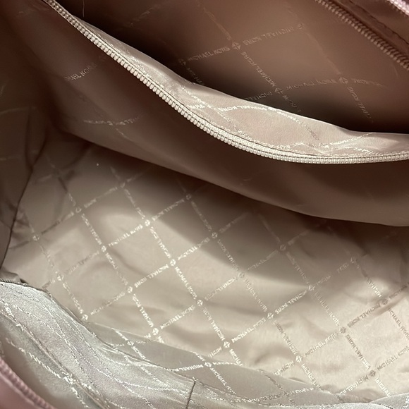 Michael Kors large tote - Picture 2 of 4